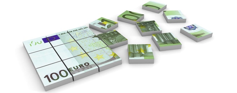 Billets euros divisé en plusieurs parties